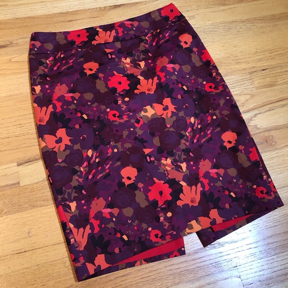 LOFT Dresses & Skirts - LOFT Floral Skirt